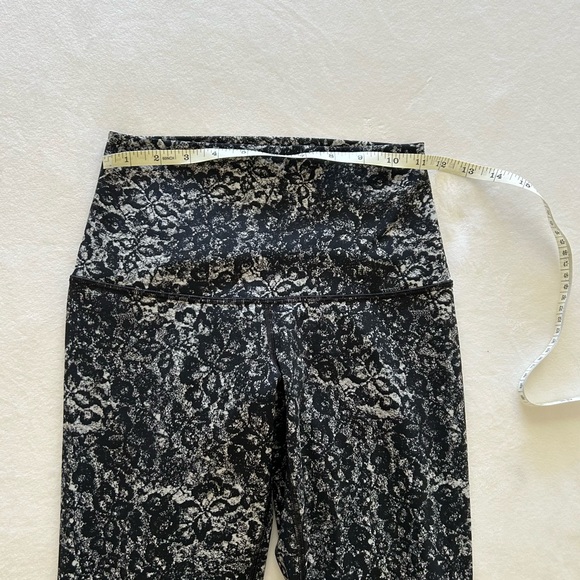 Lululemon Wunder Under Crop II (Special Edition) *Scallop 24” Ice Grey Black - Picture 10 of 10